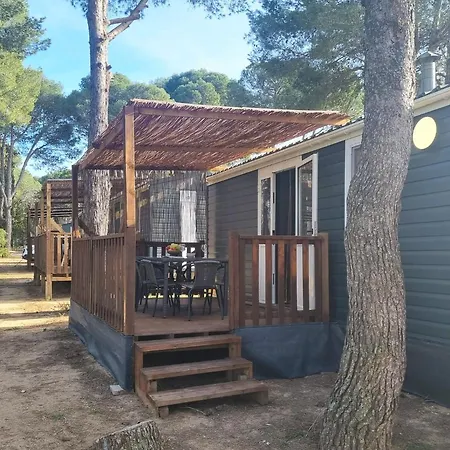Nomad Ventura Hébergement de vacances *